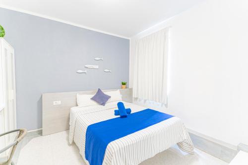 Habitación Doble con baño privado del hotel Hostel Neon. Foto 7