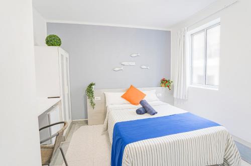 Habitación Doble con baño privado del hotel Hostel Neon. Foto 18