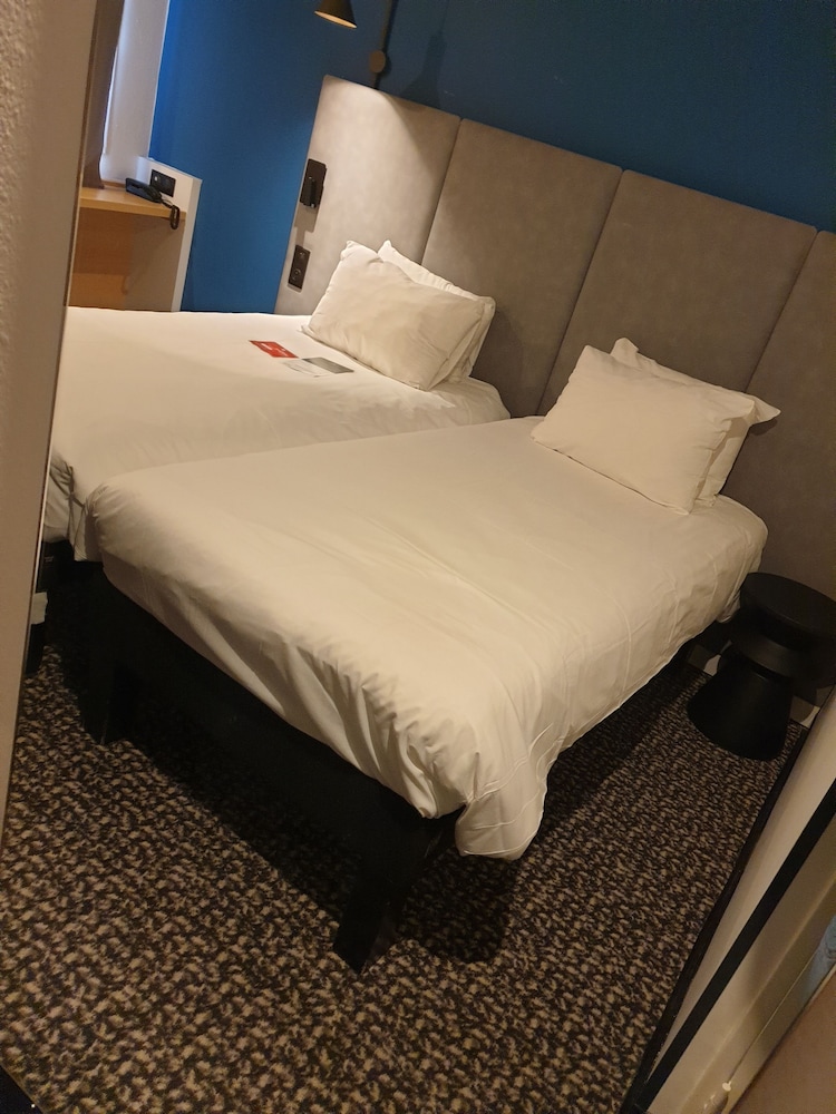 Habitación Standard con dos camas individuales del hotel Ibis Chalon Sur Saone Nord. Foto 3
