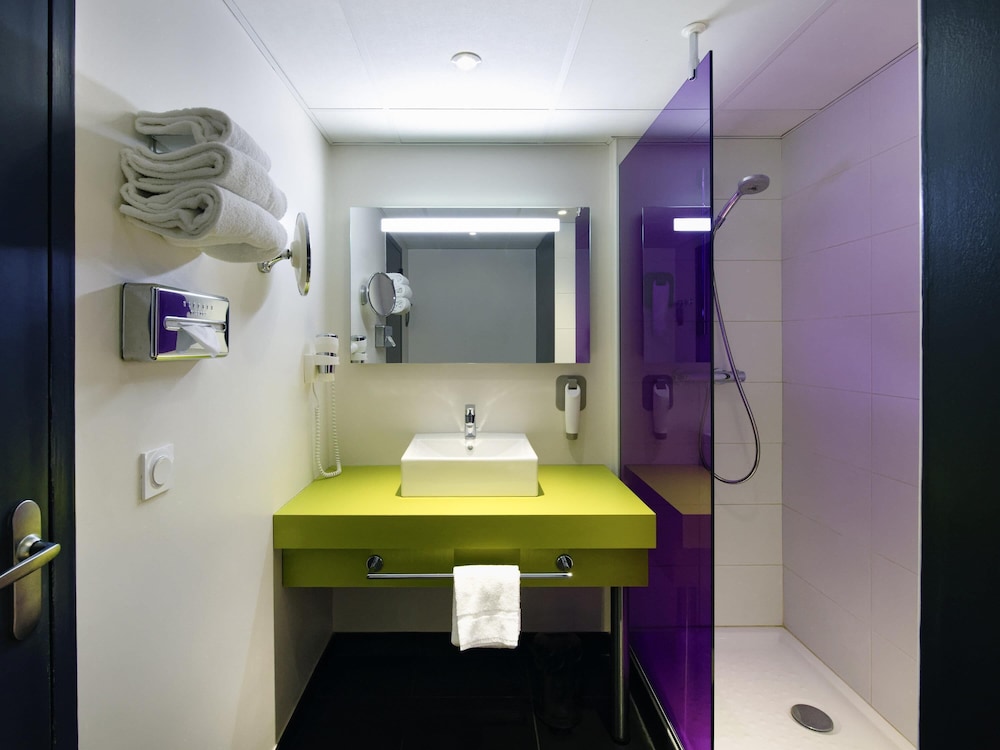 Habitación Standard con 2 camas individuales del hotel Ibis Styles Chalon Sur Saone. Foto 5