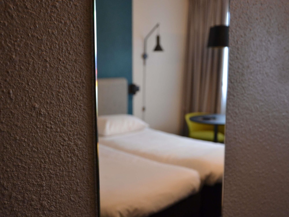 Habitación estándar, 2 camas individuales del hotel ibis Chambéry. Foto 3