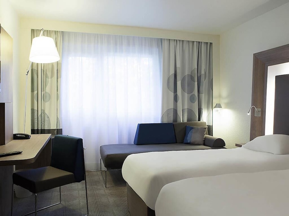 Habitación superior, 2 camas individuales del hotel Novotel Chartres. Foto 1
