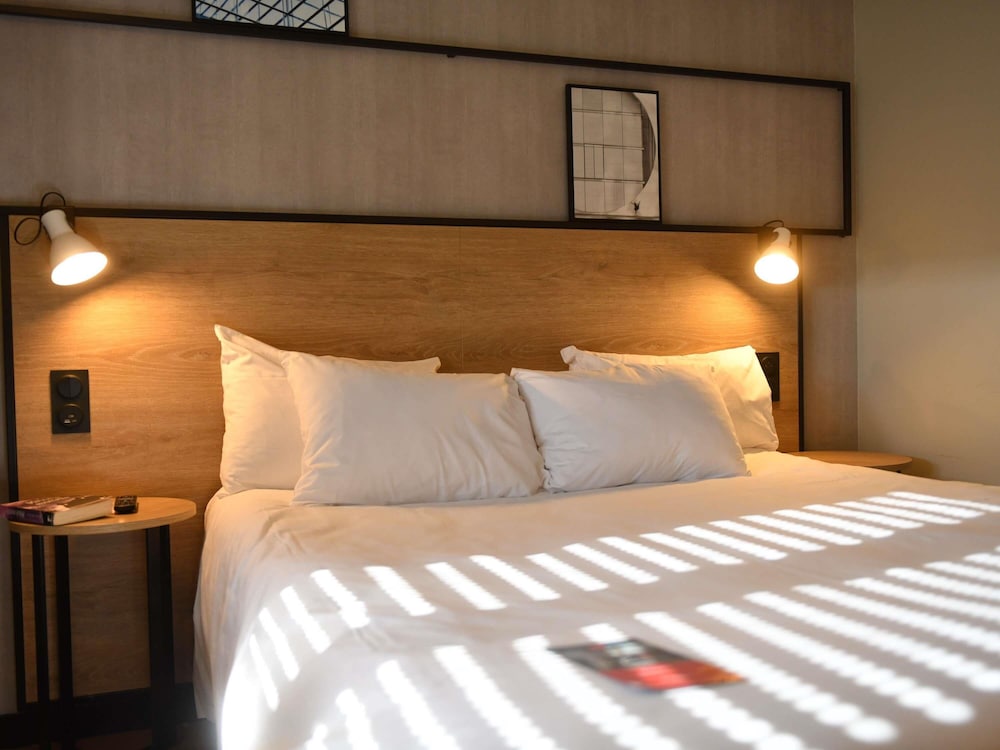 Habitación accesible con 1 cama doble del hotel Ibis Chateauroux. Foto 4