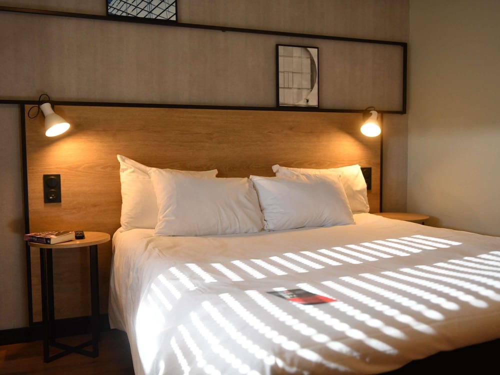 Habitación accesible con 1 cama doble del hotel Ibis Chateauroux. Foto 5