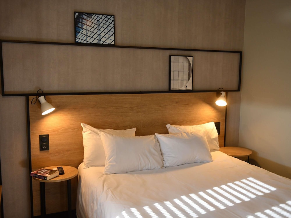 Habitación accesible con 1 cama doble del hotel Ibis Chateauroux. Foto 6