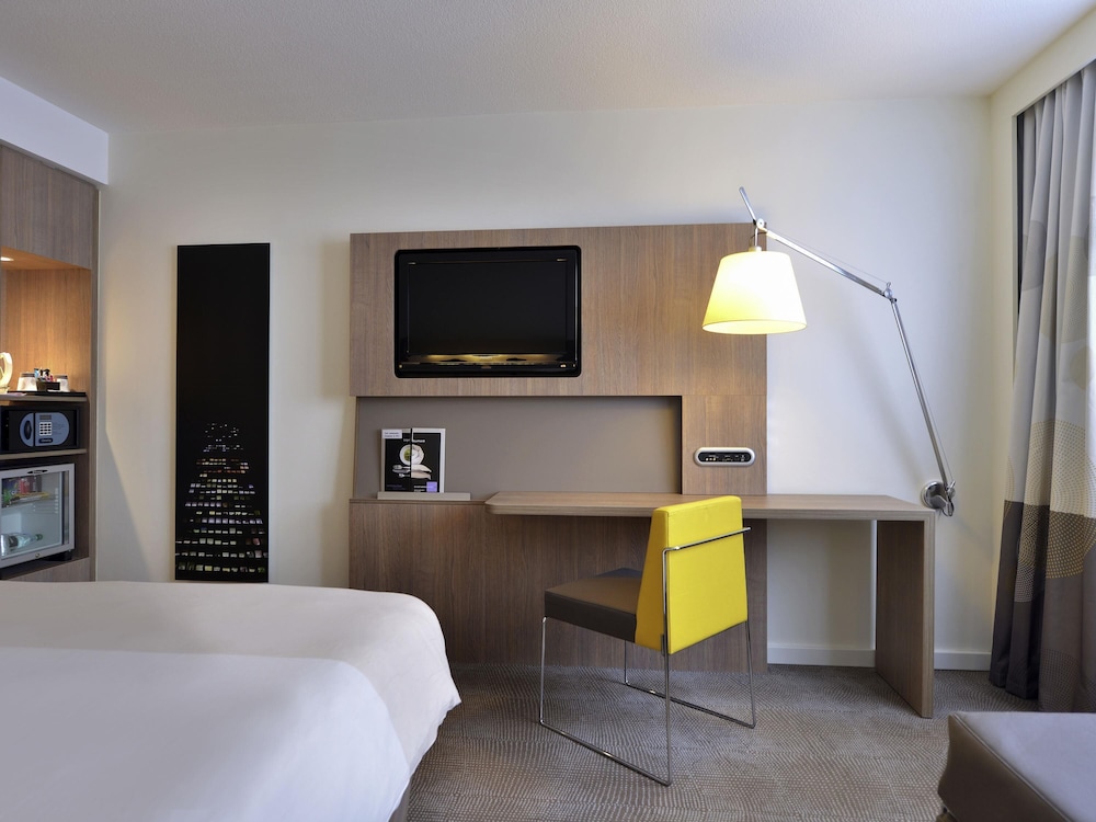 Habitación Clásica con 1 cama doble y 2 camas extraíbles del hotel Novotel Clermont-Ferrand. Foto 6
