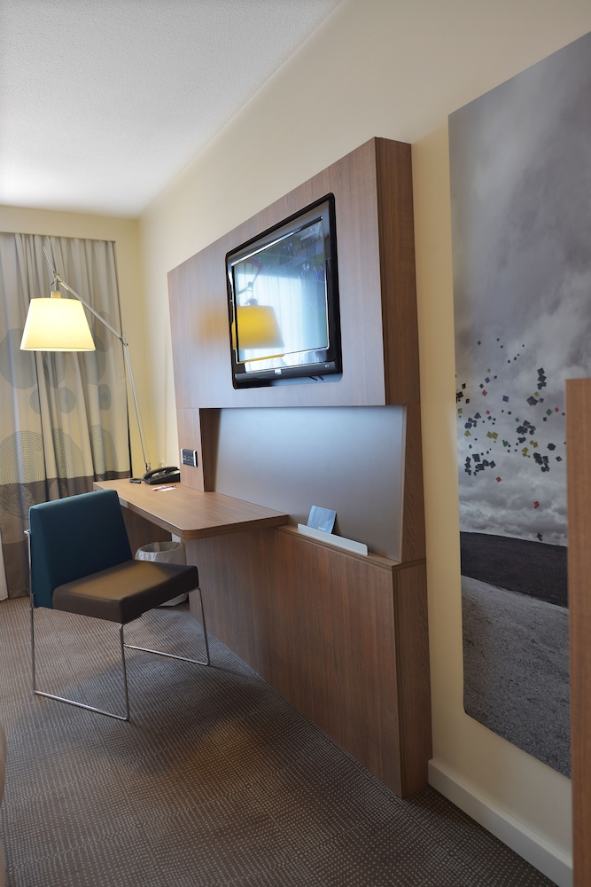 Habitación Ejecutiva con 1 cama doble del hotel Novotel Clermont-Ferrand. Foto 2