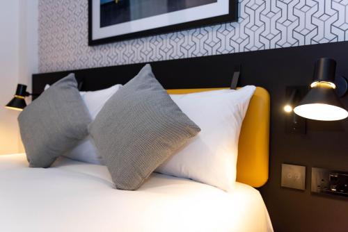 Habitación Doble Superior del hotel The Wesley Camden Town. Foto 2