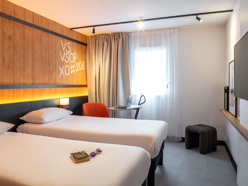 Habitación estándar con 2 camas individuales del hotel Ibis Styles Cognac