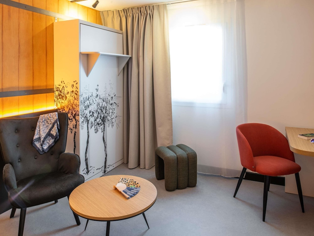 HABITACIÓN SUPERIOR COMUNICANTE PARA 2 A 6 PERSONAS del hotel Ibis Styles Cognac. Foto 5