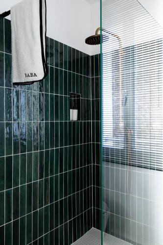 Habitación Triple con ducha del hotel Baba