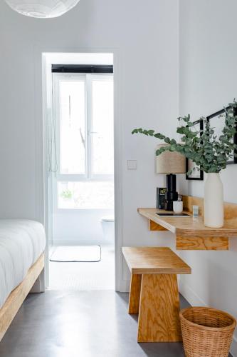 Habitación Triple con ducha del hotel Baba. Foto 6