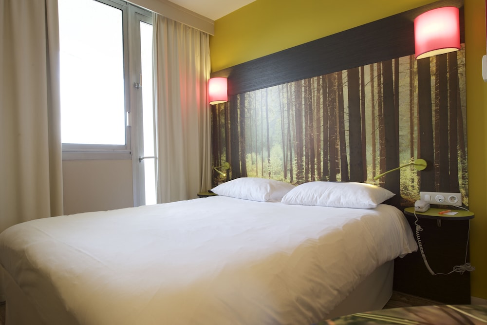 Habitación Estándar con 1 cama doble del hotel ibis Styles Dax Centre. Foto 1