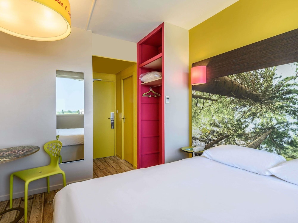 Habitación Estándar con 1 cama doble del hotel ibis Styles Dax Centre. Foto 8