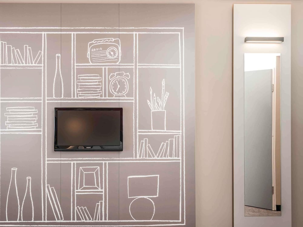 Habitación estándar con camas individuales del hotel Ibis Deauville Centre. Foto 8