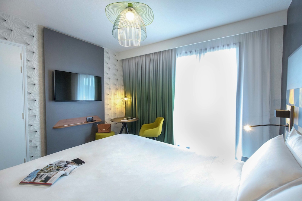 Habitación Privilège con 1 cama doble y balcón del hotel Hotel Mercure Hyeres Centro. Foto 1