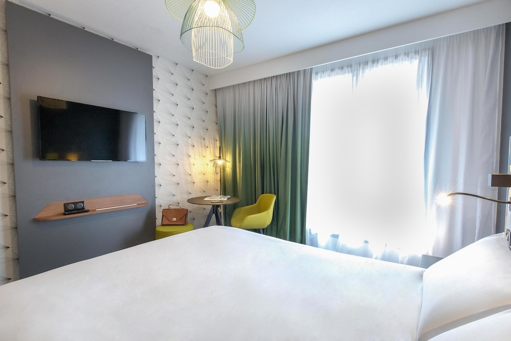 Habitación Privilège con 1 cama doble y balcón del hotel Hotel Mercure Hyeres Centro. Foto 2