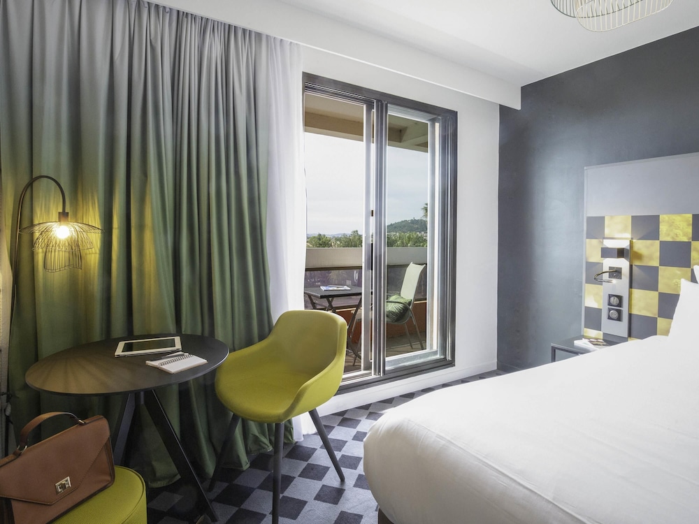 Habitación Privilège con 1 cama doble y balcón del hotel Hotel Mercure Hyeres Centro. Foto 4