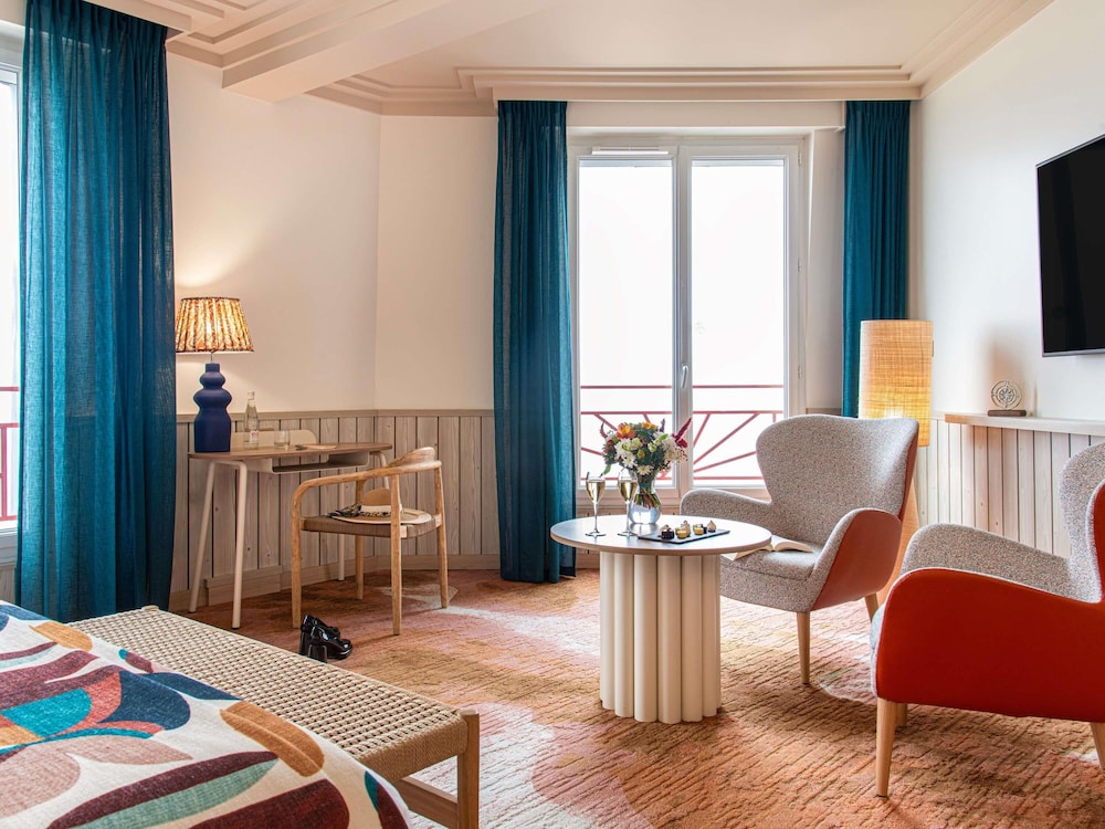 Suite Junior con vistas al mar con 1 cama doble o dos camas individuales del hotel Mercure La Baule Majestic