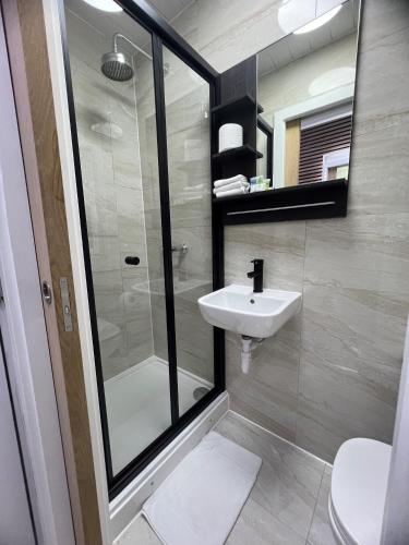 Habitación Triple con balcón del hotel Plaza London. Foto 7