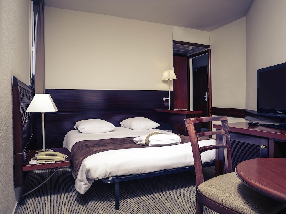 Suite Junior, vistas al puerto y al mar - 1 cama doble y 1 sofá - cama individual del hotel Mercure Grande Motte Port
