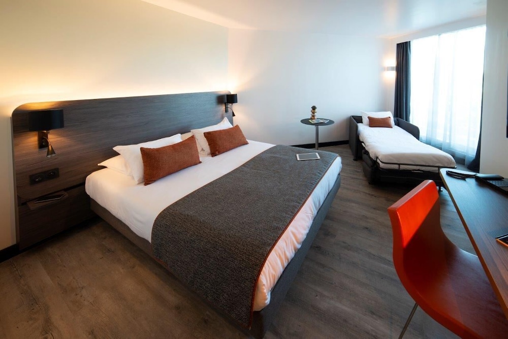 Habitación Executive - 1 cama doble y 1 sofá cama individual del hotel Novotel La Grande Motte Golf. Foto 2