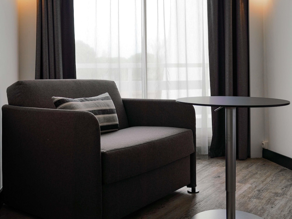 Habitación Executive - 1 cama doble y 1 sofá cama individual del hotel Novotel La Grande Motte Golf. Foto 3