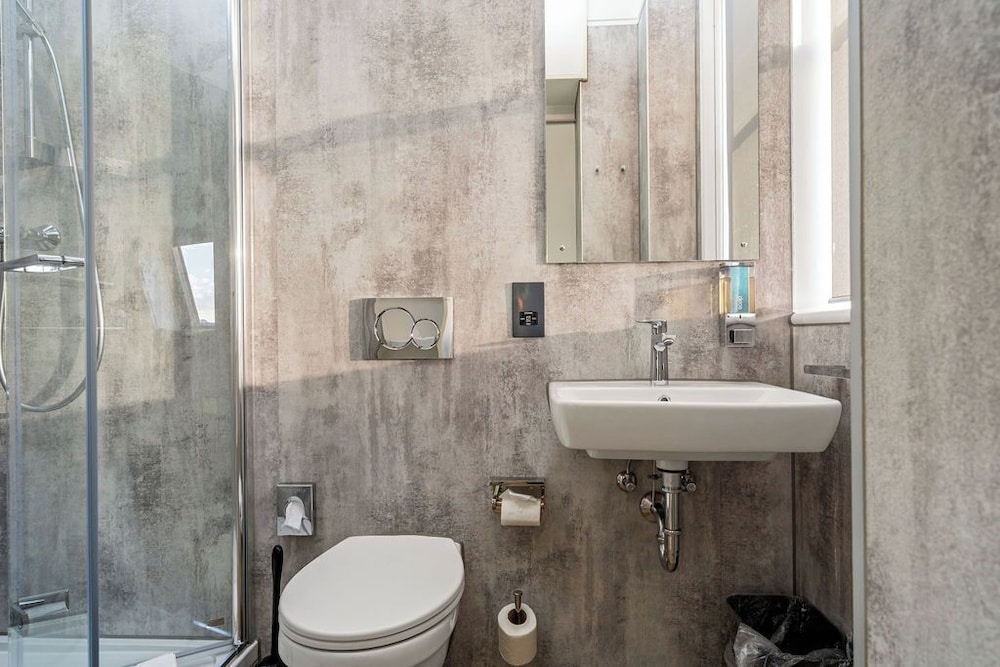 Queen Room del hotel Mk London. Foto 4