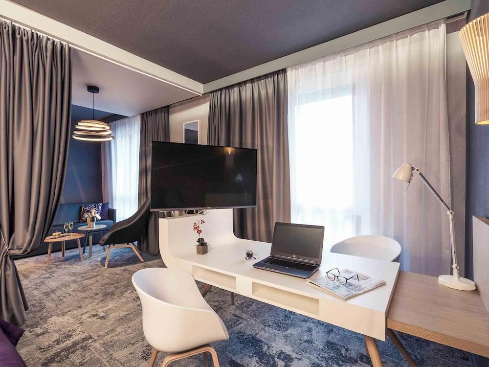 Junior Suite - 1 cama doble y 1 sofá - cama del hotel Mercure La Roche Sur Yon Centre