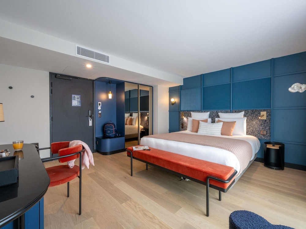 Habitación Privilege con balcón del hotel Mercure La Rochelle Vieux-port. Foto 4