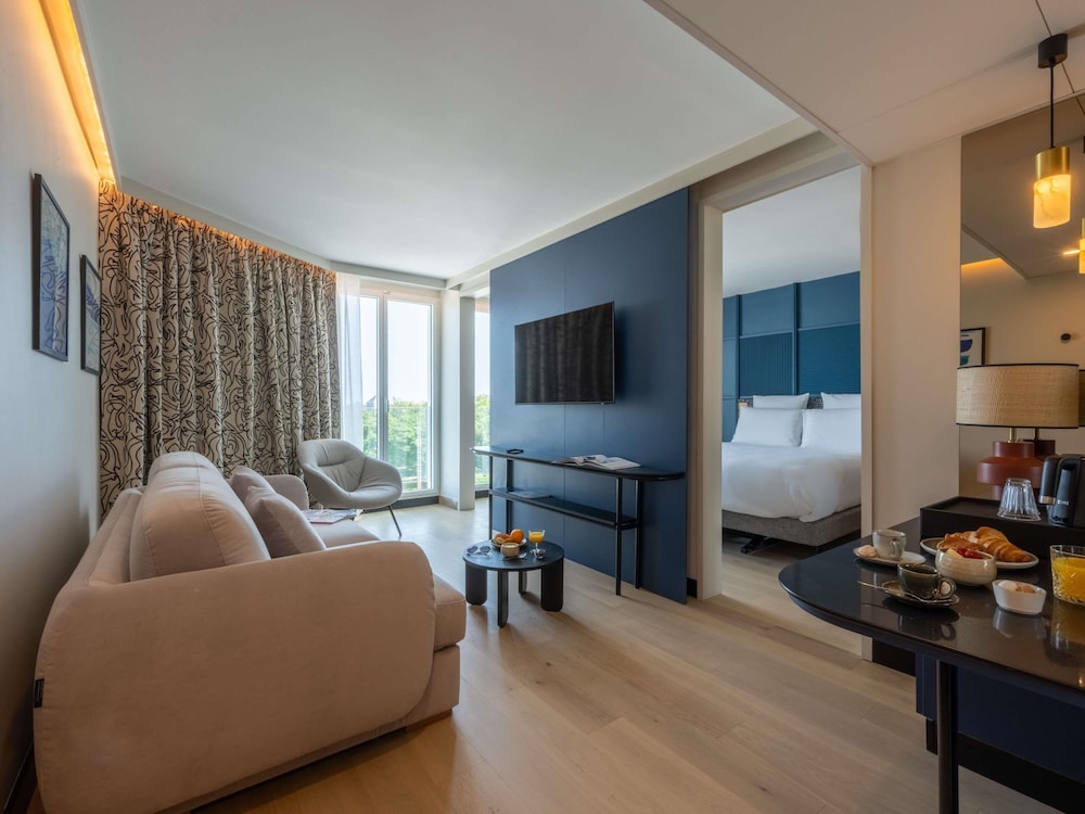 Suite Junior con vistas al puerto del hotel Mercure La Rochelle Vieux-port