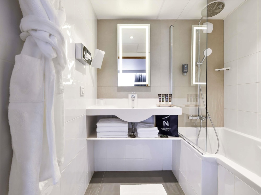 Habitacion Standard con 1 cama doble del hotel Novotel La Rochelle Centre. Foto 5