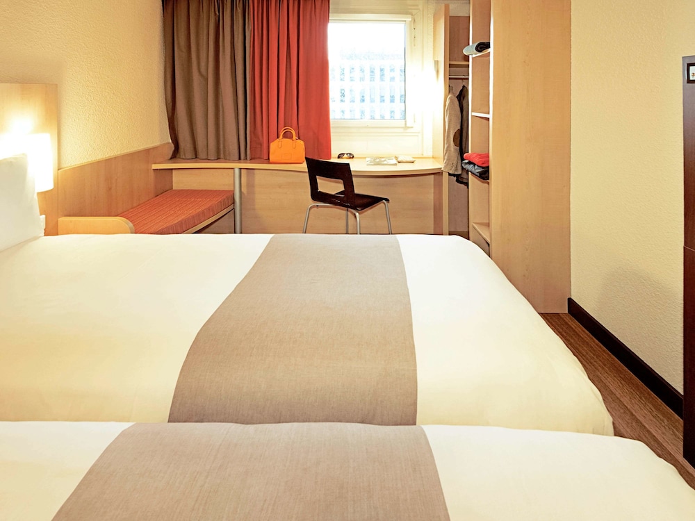 Habitación estándar, 2 camas individuales del hotel Ibis Le Puy En Velay Centre. Foto 1