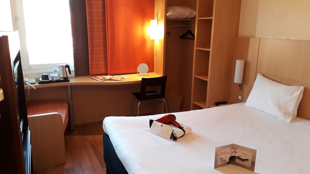 Habitación estándar, 2 camas individuales del hotel Ibis Le Puy En Velay Centre. Foto 3