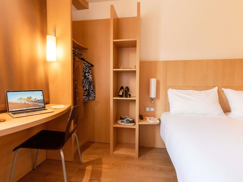 Habitación estándar, 2 camas individuales del hotel Ibis Le Puy En Velay Centre. Foto 6