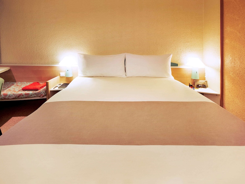 Habitación estándar doble, 1 cama doble del hotel Ibis Le Puy En Velay Centre. Foto 4