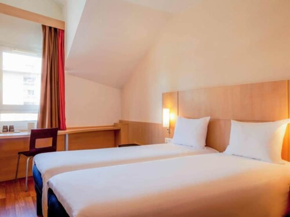 Habitación estándar doble, 1 cama doble del hotel Ibis Le Puy En Velay Centre. Foto 5
