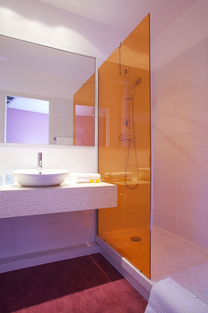 Habitación estándar, 1 cama doble del hotel Ibis Styles Le Puy-en-Velay. Foto 7