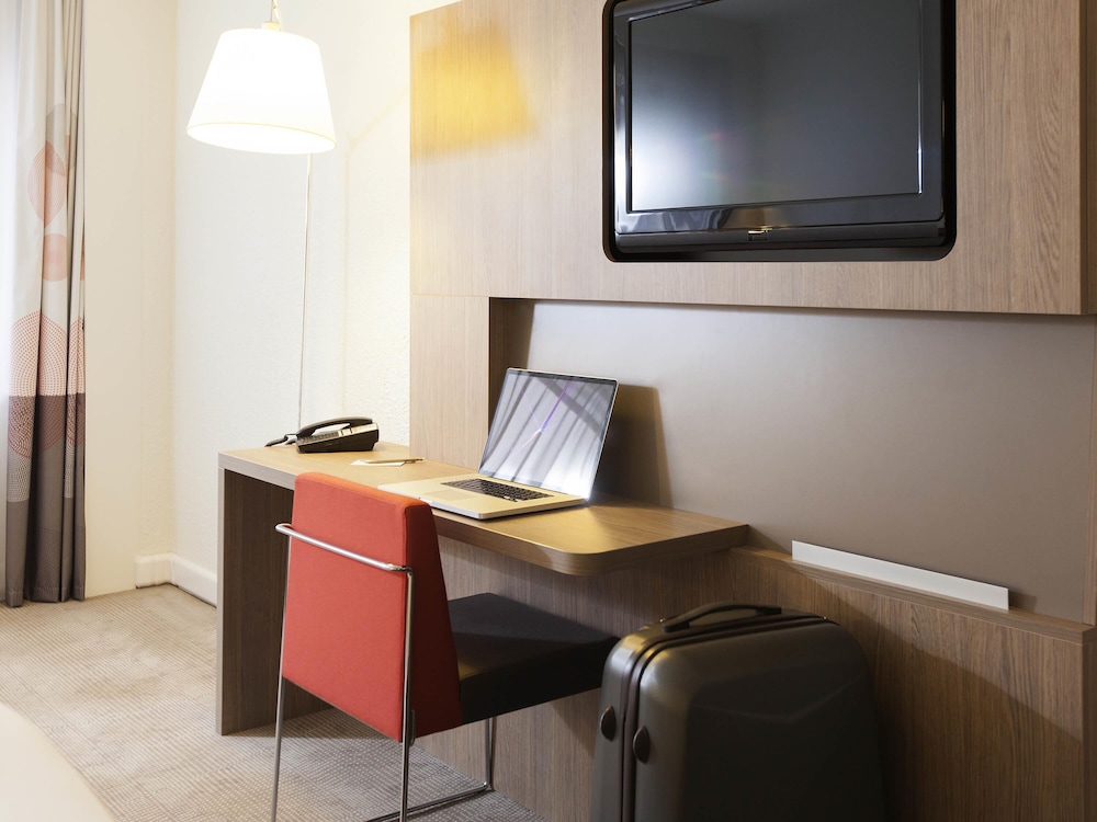 Habitación Ejecutiva con cama queen - size del hotel Novotel Metz Centre. Foto 3