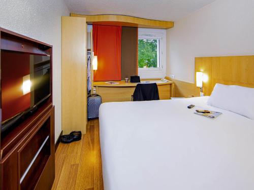 Habitación Doble Estándar del hotel Ibis Mulhouse Centre Filature. Foto 1