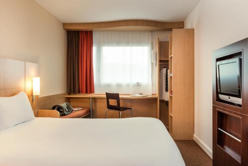 Habitación Doble Estándar del hotel Ibis Mulhouse Centre Filature. Foto 5