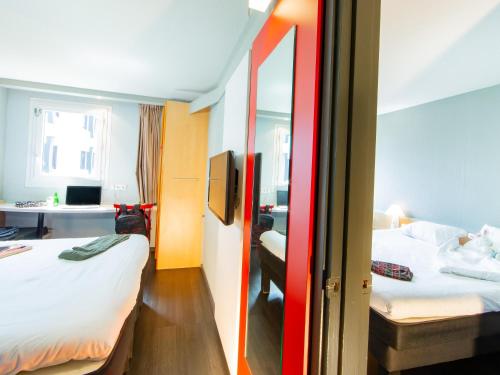 HABITACIÓN FAMILIAR COMUNICADA del hotel Ibis Mulhouse Centre Filature