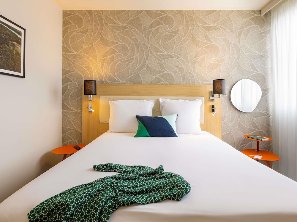 Habitación Superior con 1 cama doble del hotel Mercure Mulhouse Centre. Foto 1