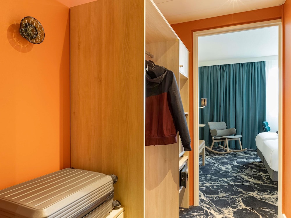 Habitación Superior con 2 camas individuales, vistas al parque del hotel Mercure Mulhouse Centre. Foto 2