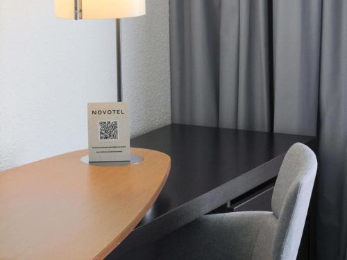 Habitación Doble Clásica - 2 camas y sofá cama del hotel Novotel Narbonne Sud. Foto 7