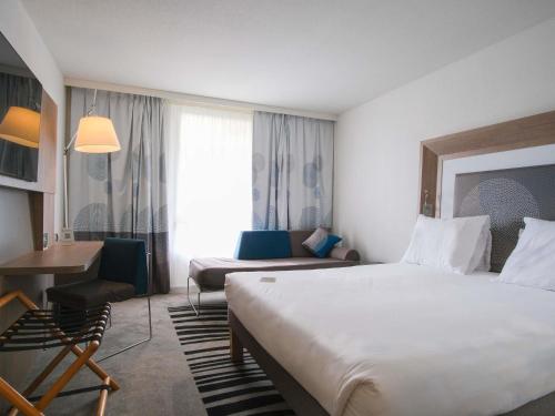 Habitación doble Sofá Cama incluido 1 Cama doble Normal del hotel Novotel Narbonne Sud. Foto 2