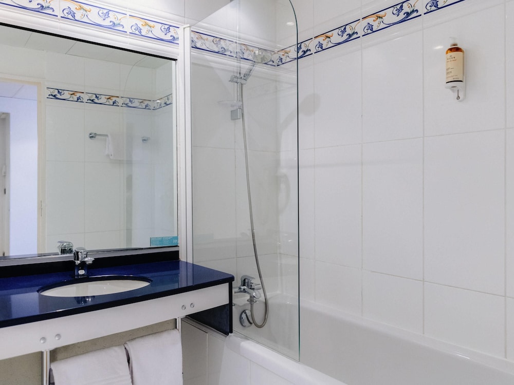 Habitación Estándar con cama doble del hotel Mercure Nevers Pont De Loire. Foto 3