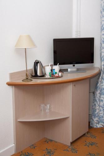 Habitación estándar con dos camas individuales, con vistas al Loira del hotel Mercure Nevers Pont De Loire. Foto 5