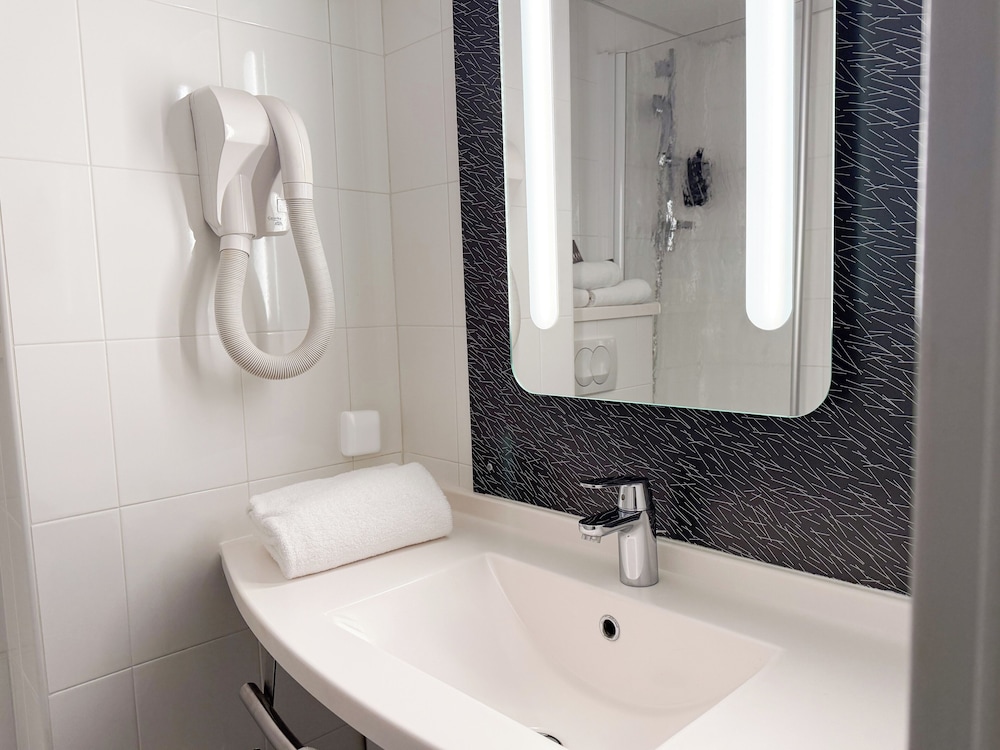 Habitación Estándar con 1 cama doble del hotel Ibis Nimes Ouest. Foto 12