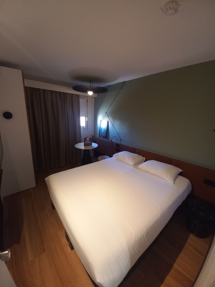Habitación Estándar con 1 cama doble del hotel Ibis Orange Centre Échangeur A7 A9. Foto 12